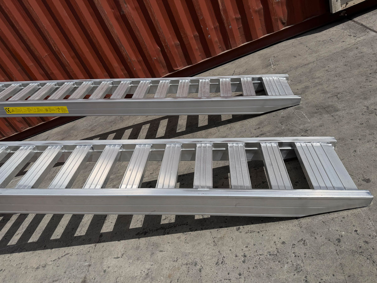6T 3.9m B-Series Aluminium Loading Ramps (Pair) - Image 3