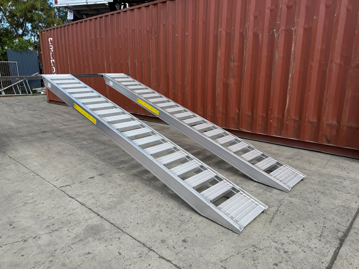8 Tonne 4.2m D-Series Aluminium Loading Ramps (Pair)