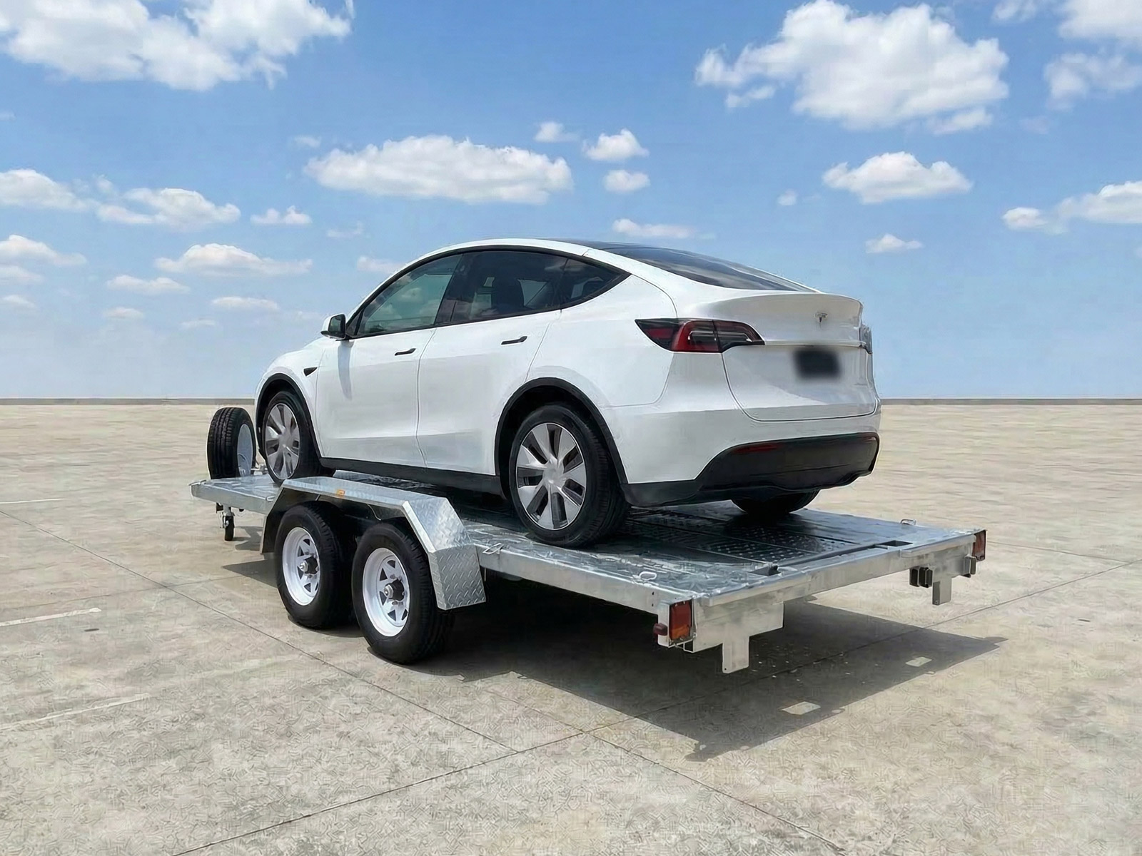 4.8m-car-trailer-with-a-car-4-3