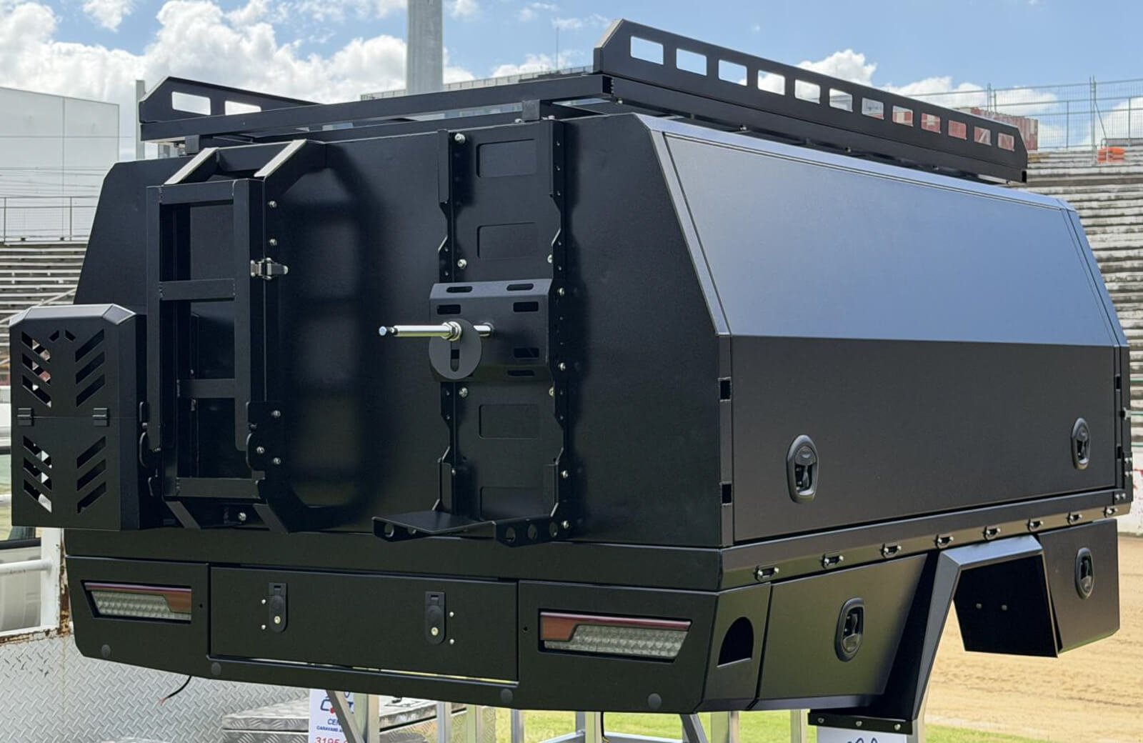 Century Apex C010 Single Cab Aluminium Tray & Canopy Combo